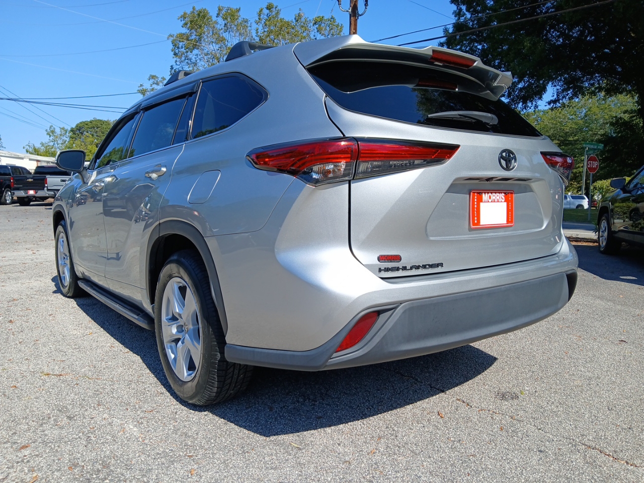 2022 Toyota Highlander L photo 8
