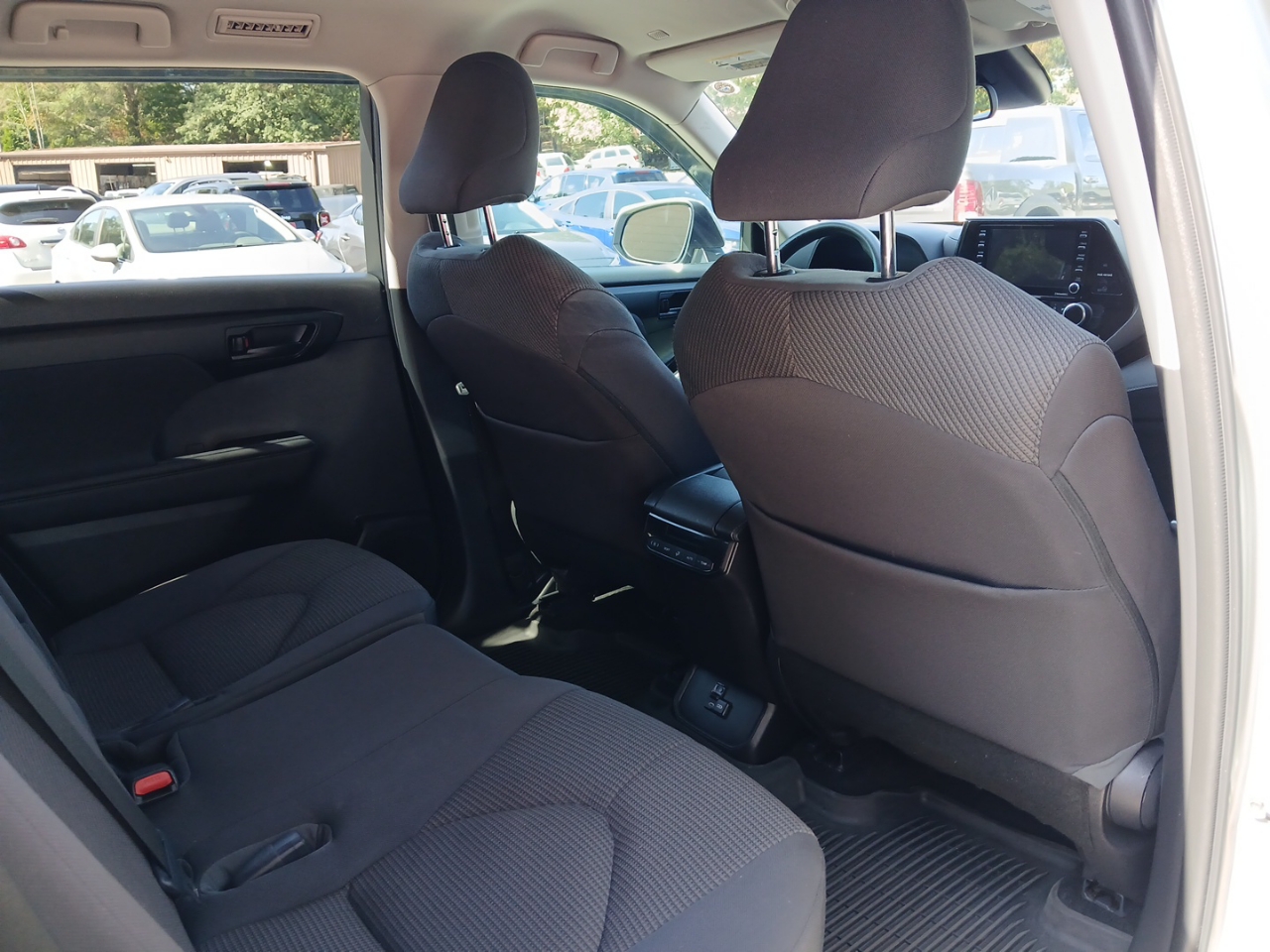 2022 Toyota Highlander L photo 15