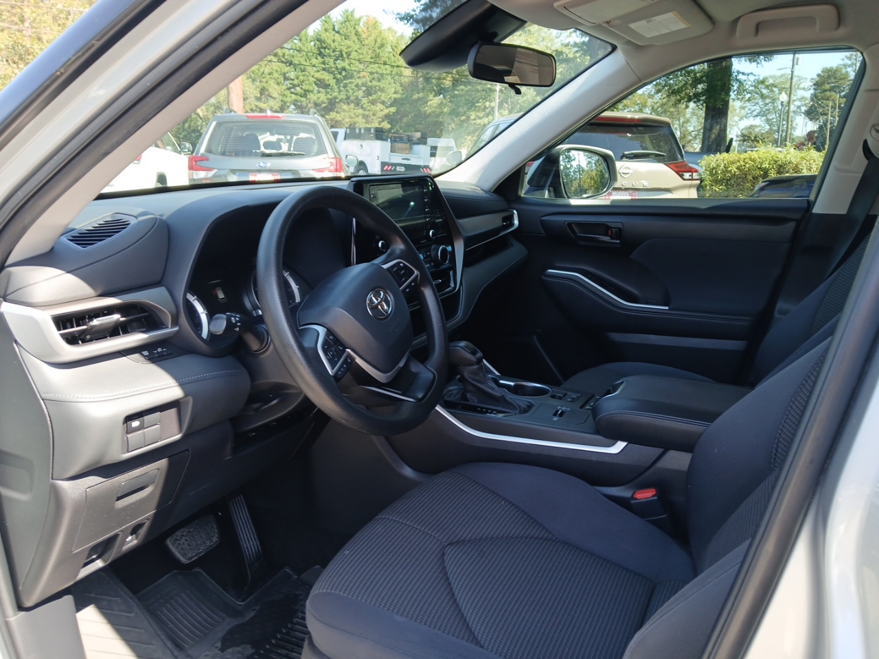2022 Toyota Highlander L photo 20