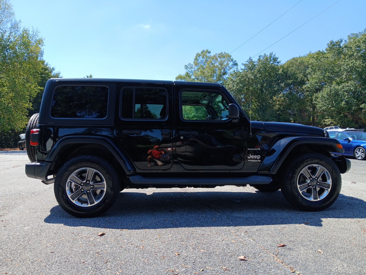 2019 Jeep Wrangler Unlimited Sahara photo 2