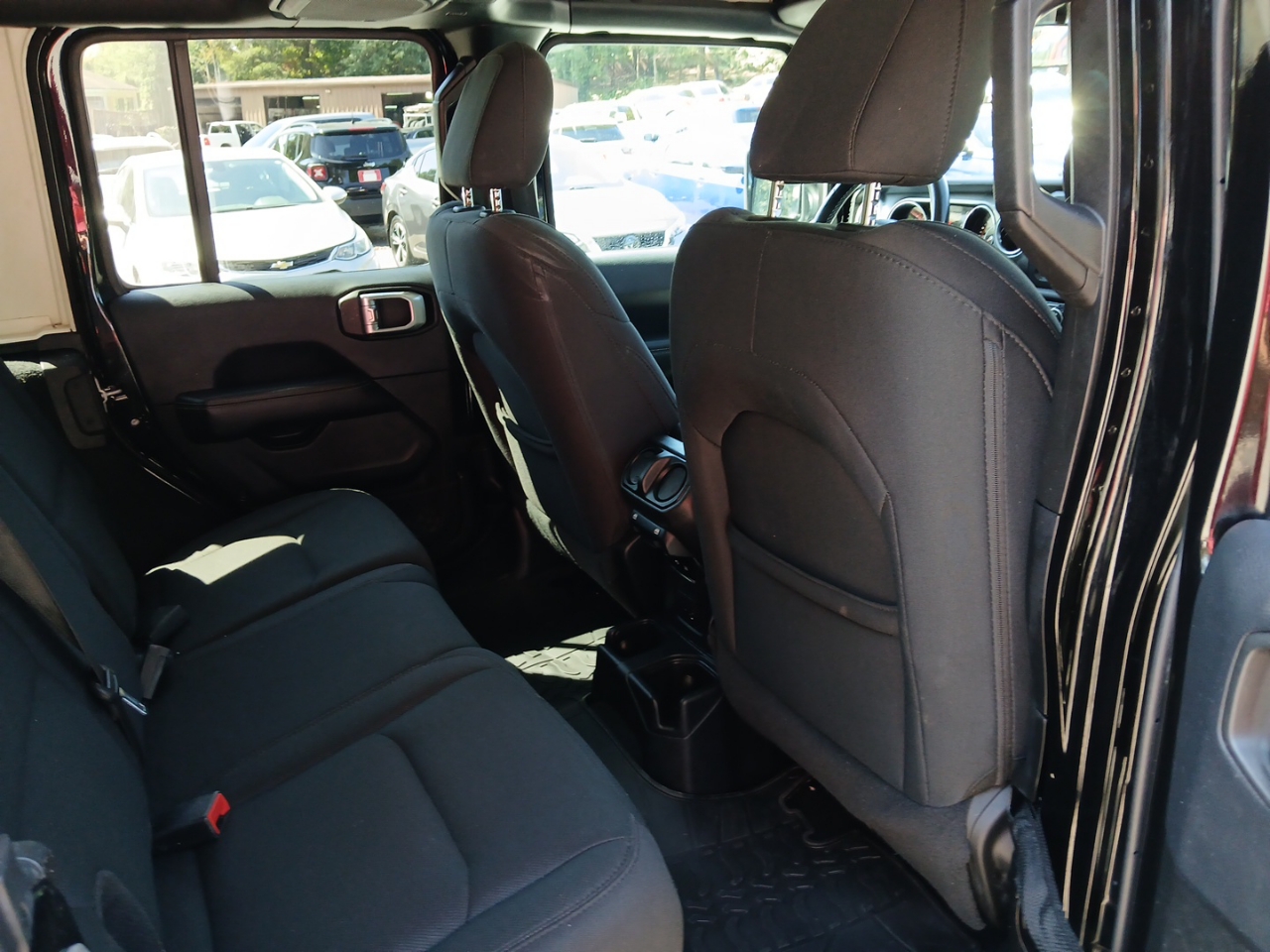 2019 Jeep Wrangler Unlimited Sahara photo 10