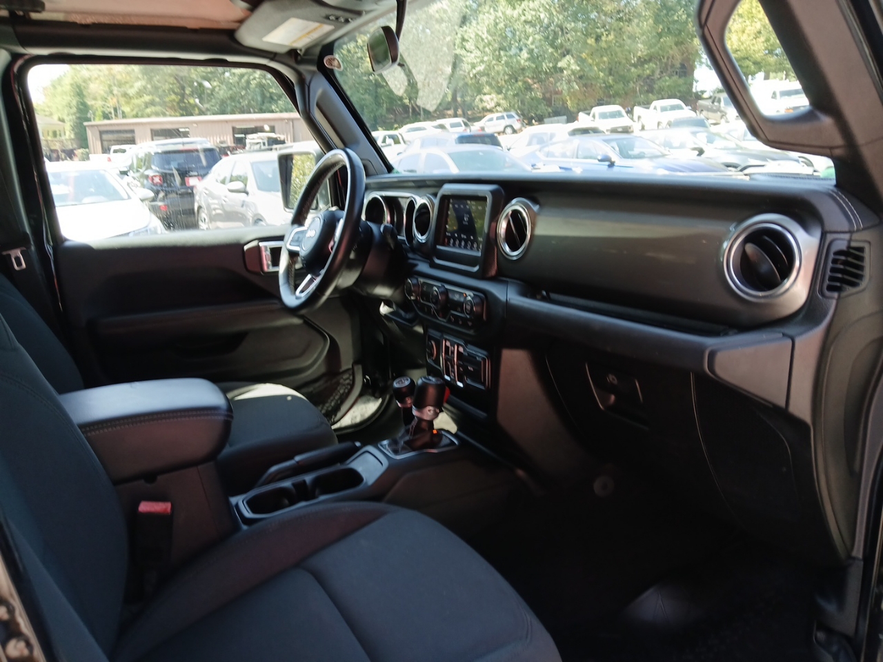 2019 Jeep Wrangler Unlimited Sahara photo 12