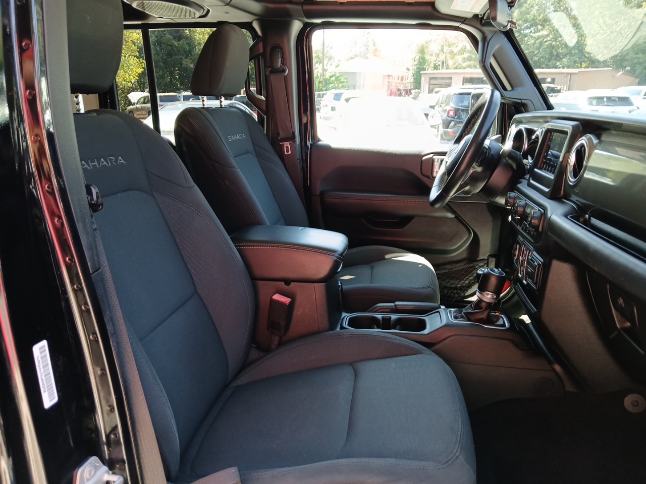 2019 Jeep Wrangler Unlimited Sahara photo 13