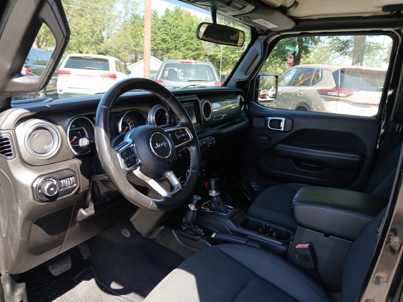 2019 Jeep Wrangler Unlimited Sahara photo 14