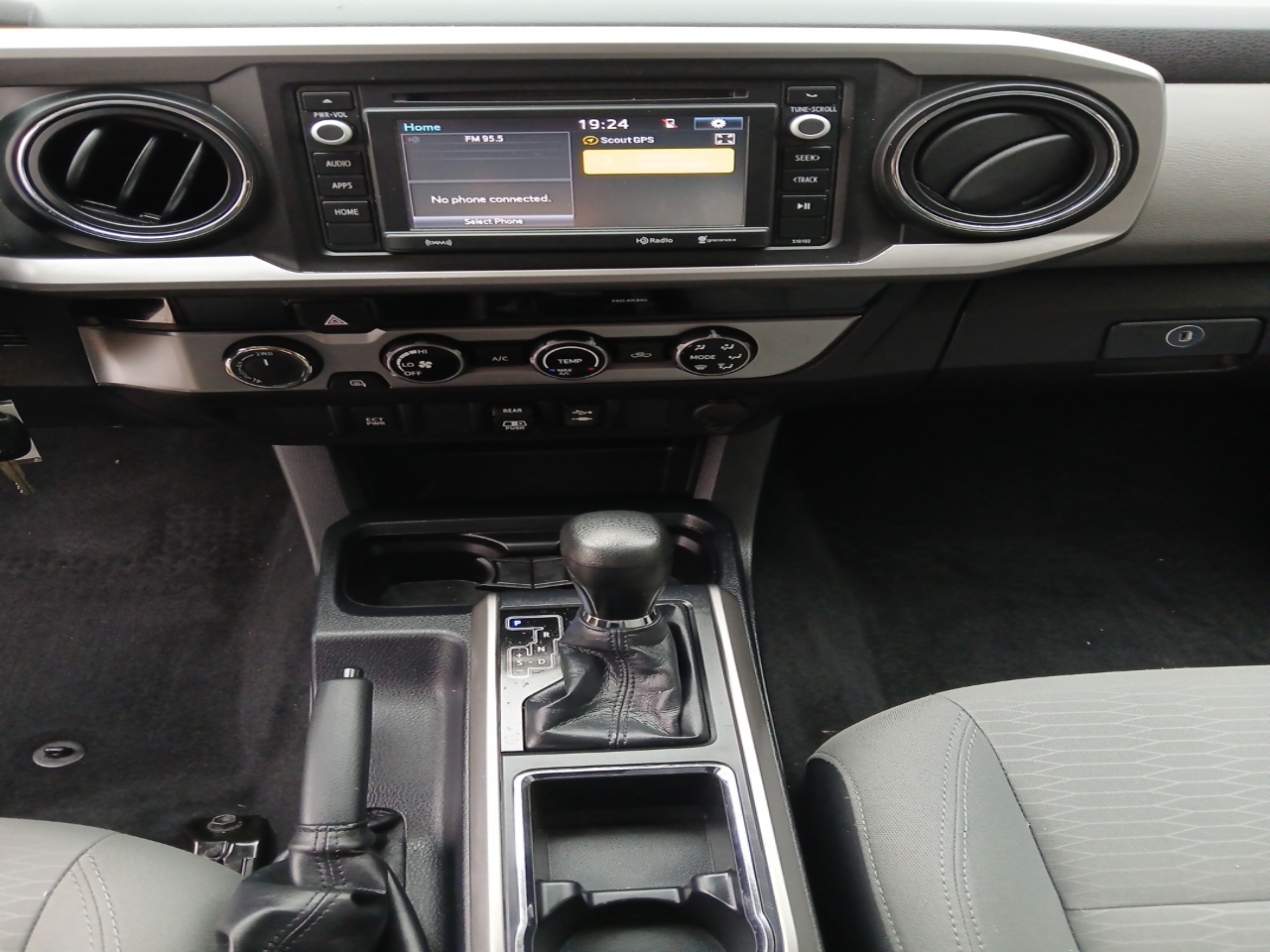 Toyota Tacoma 4WD Double Cab V6 AT SR5 (Natl) 2018 Toyota Tacoma 4WD Double Cab V6 AT SR5 (Natl) 2018