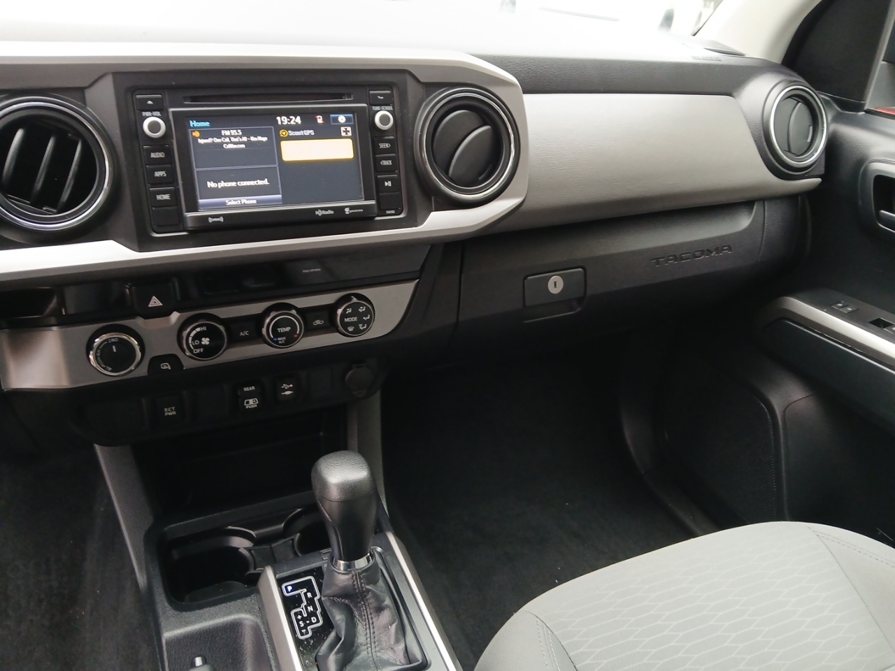 Toyota Tacoma 4WD Double Cab V6 AT SR5 (Natl) 2018 Toyota Tacoma 4WD Double Cab V6 AT SR5 (Natl) 2018