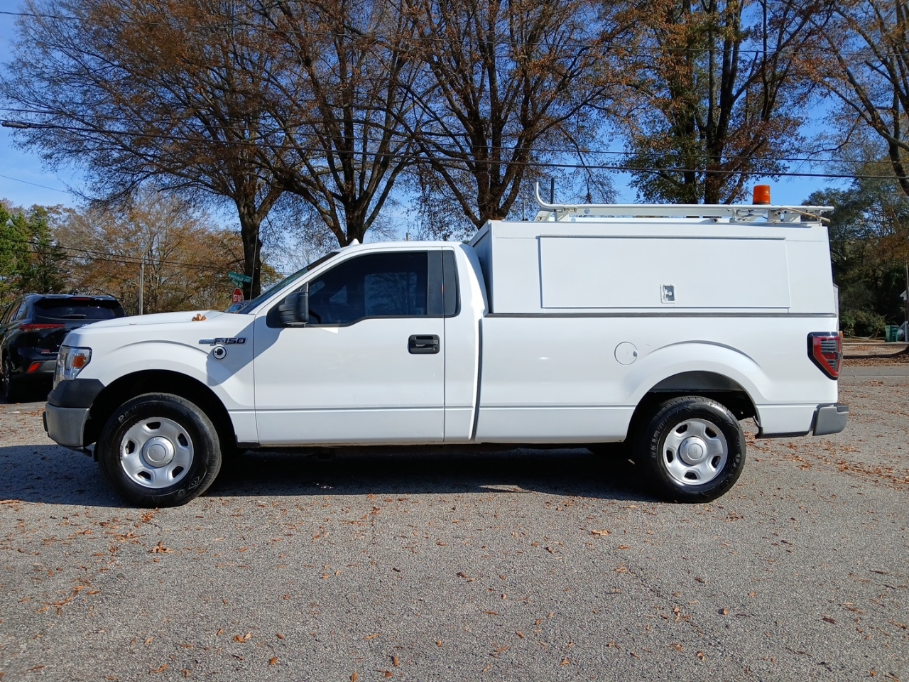 2010 Ford F-150 2WD Reg Cab 145" XL