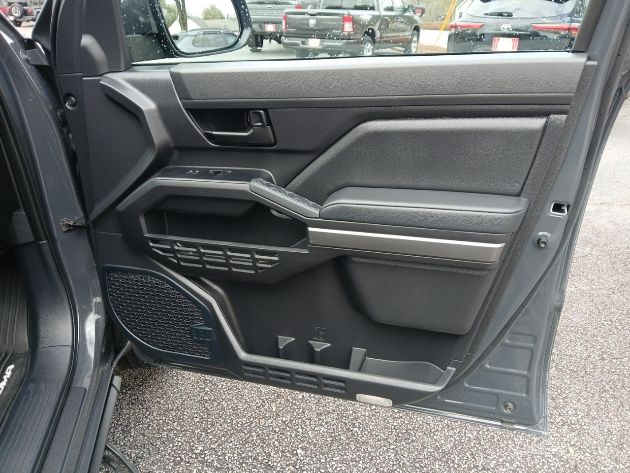 Toyota Tacoma SR5 Dbl Cab 4WD at 2024