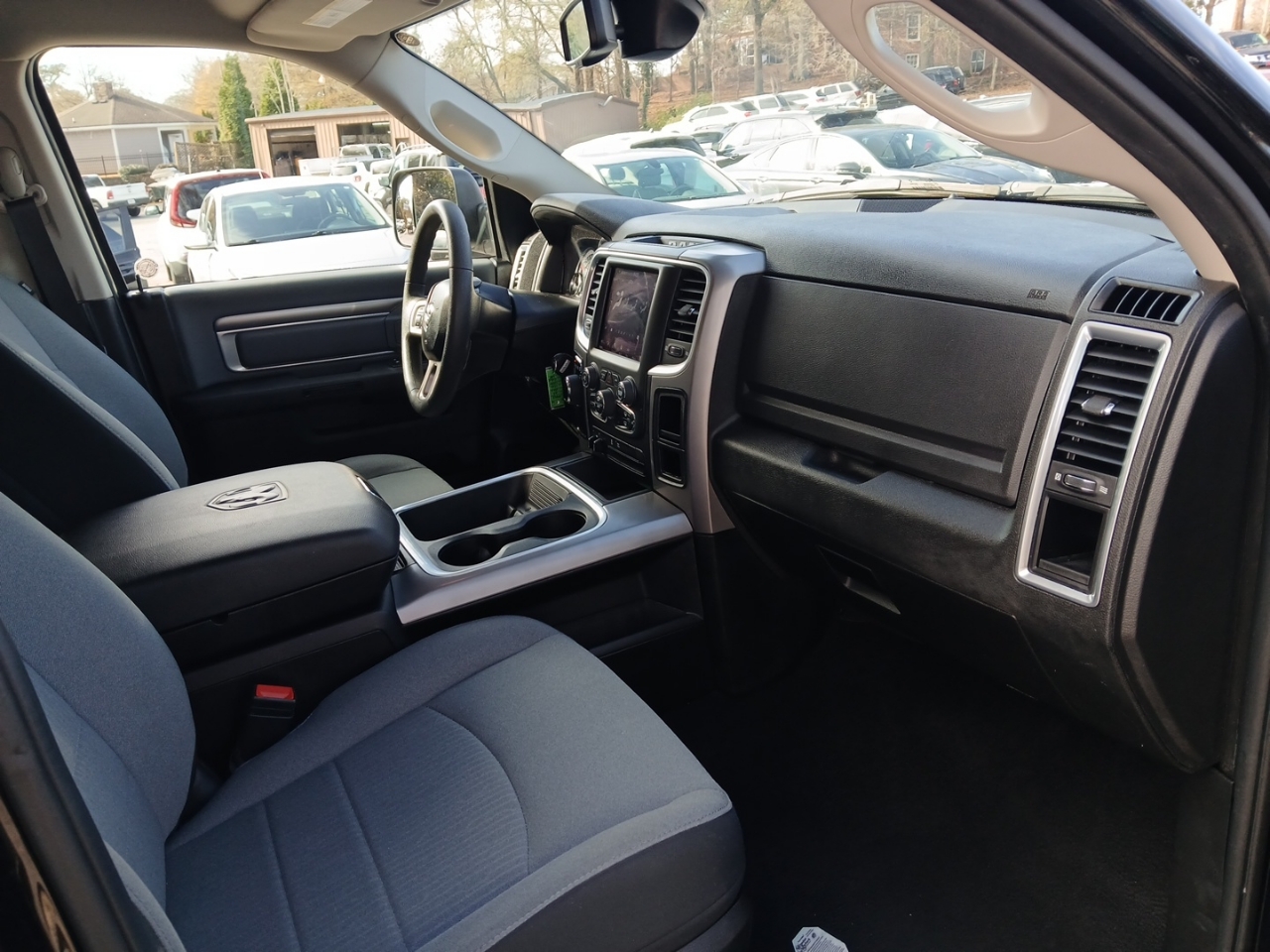 RAM 1500 Classic Tradesman Crew Cab SWB 2WD 2023