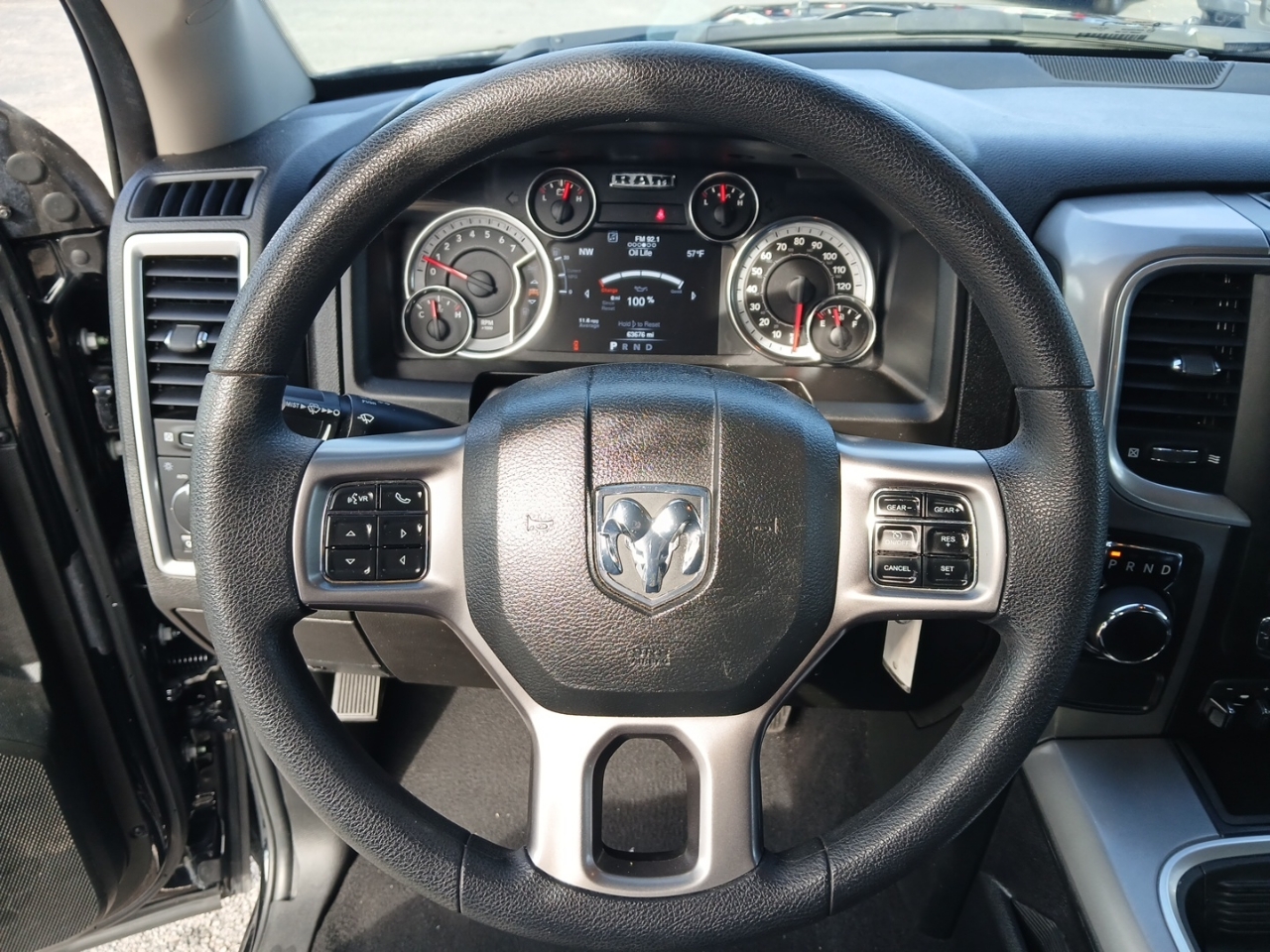 RAM 1500 Classic Tradesman Crew Cab SWB 2WD 2023