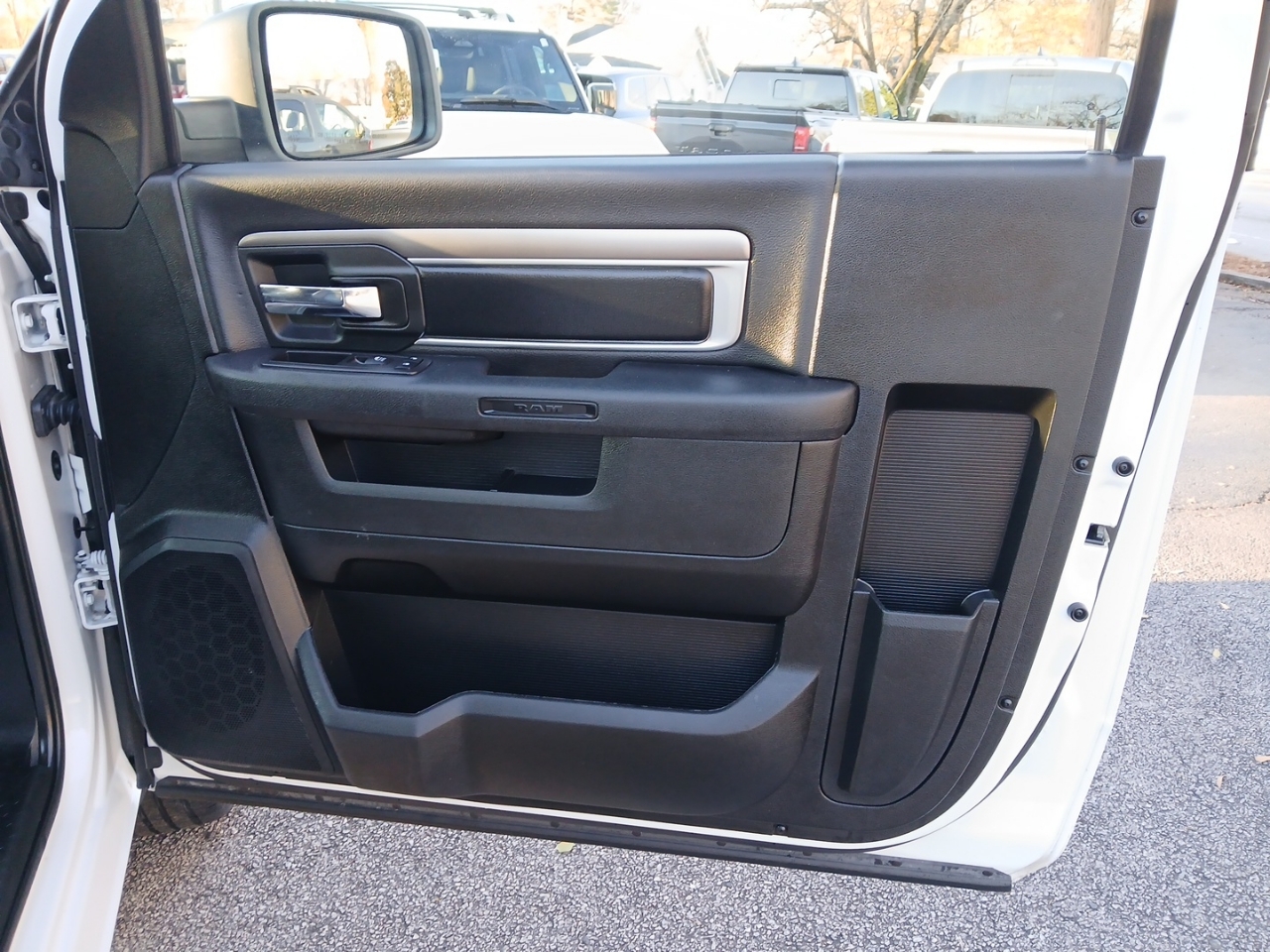 RAM 1500 Classic Tradesman Regular Cab LWB 4WD 2023