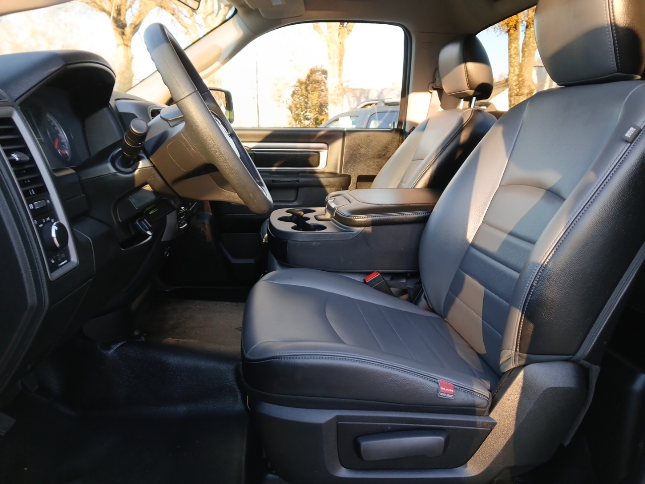 RAM 1500 Classic Tradesman Regular Cab LWB 4WD 2023