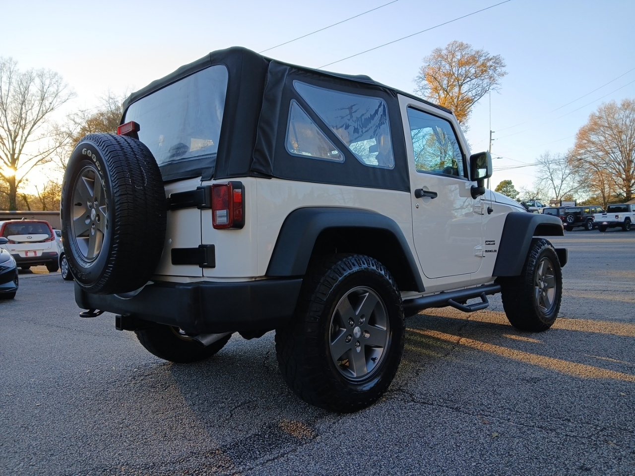 Jeep Wrangler Sport 4WD 2013
