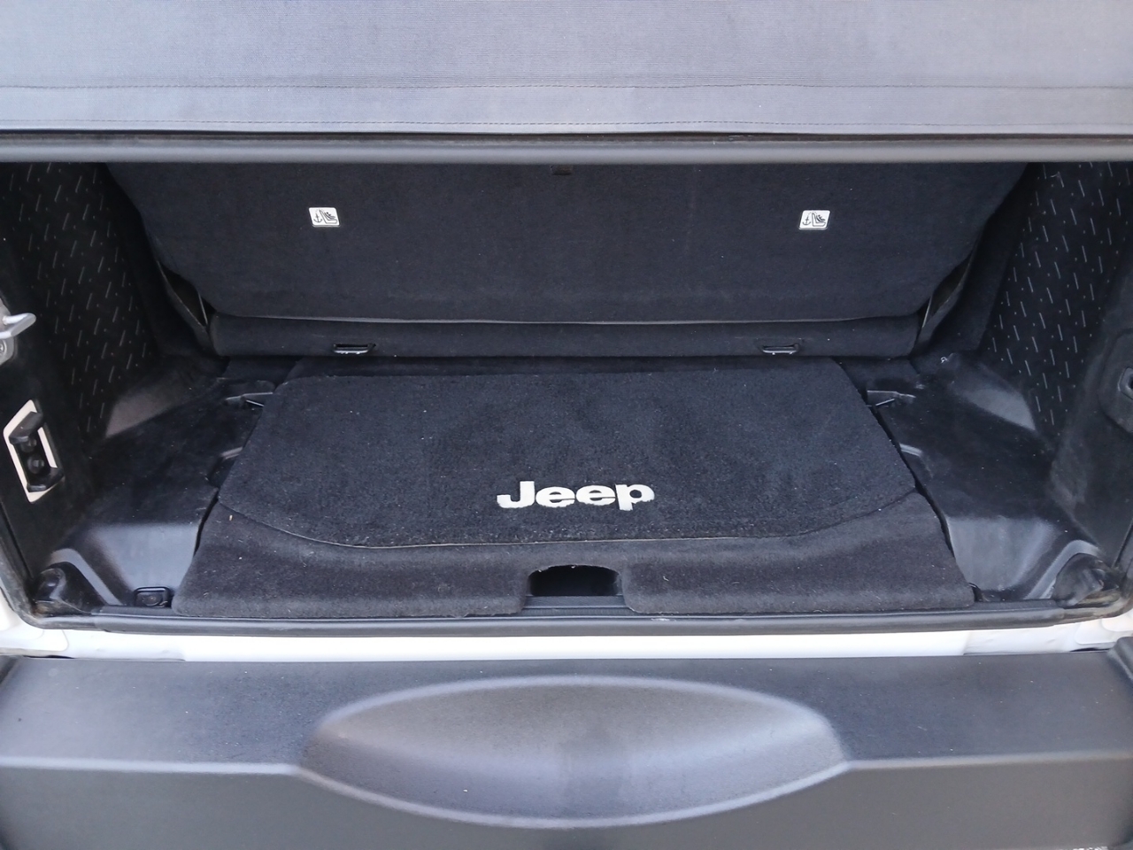 Jeep Wrangler Sport 4WD 2013