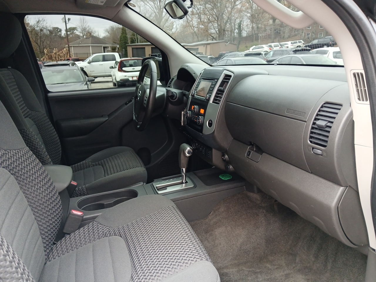 Nissan Frontier PRO-4X King Cab 5AT 4WD 2017