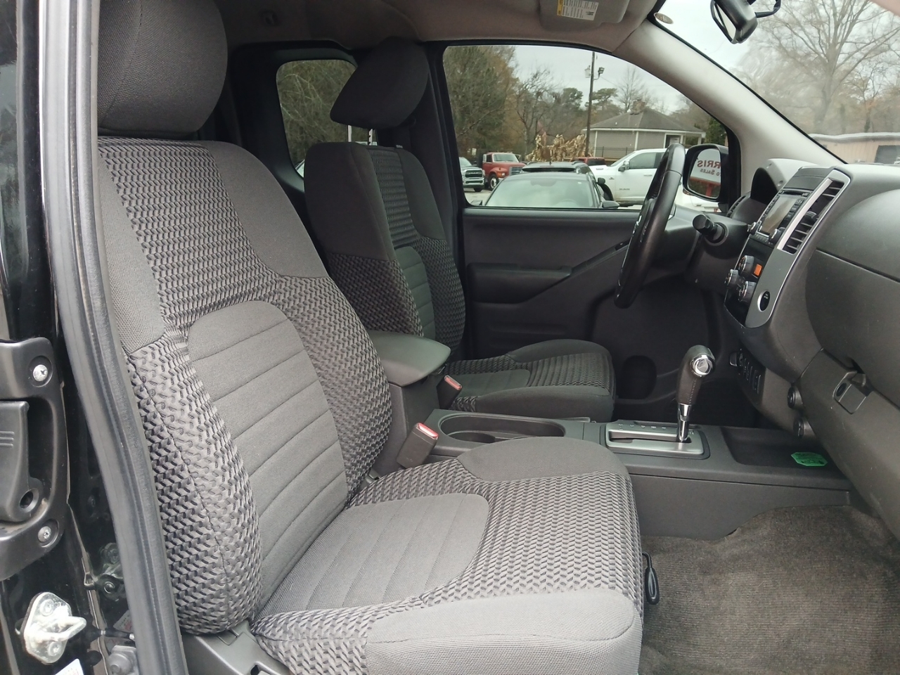 Nissan Frontier PRO-4X King Cab 5AT 4WD 2017