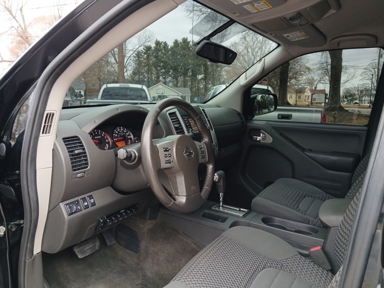 Nissan Frontier PRO-4X King Cab 5AT 4WD 2017