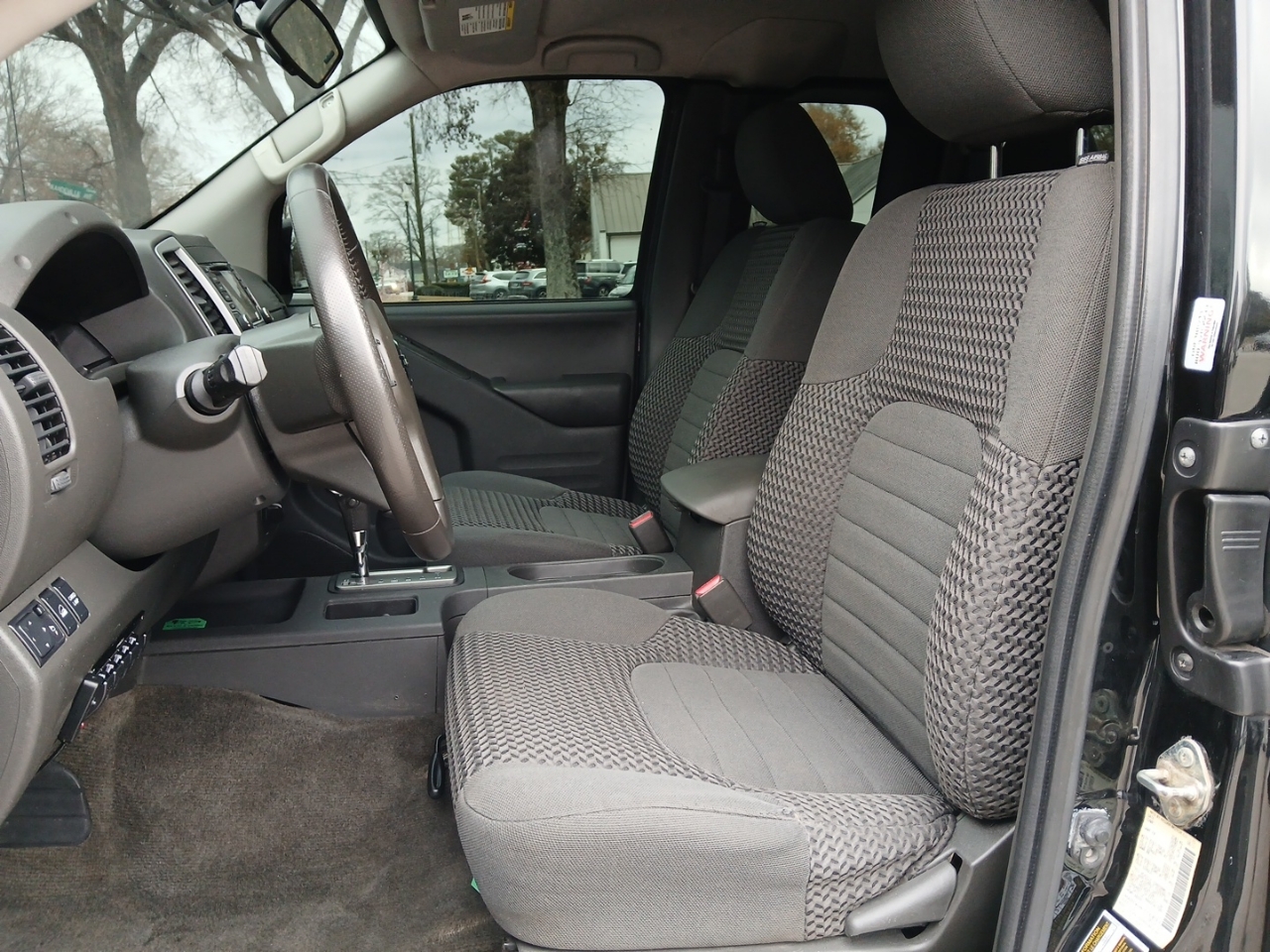 Nissan Frontier PRO-4X King Cab 5AT 4WD 2017