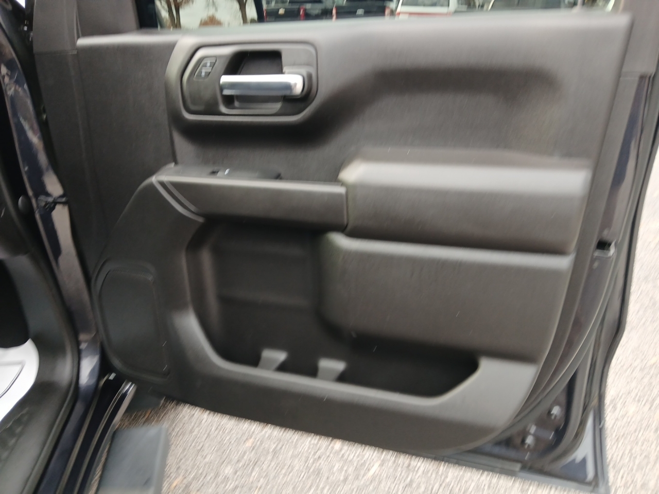 Chevrolet Silverado 1500 4WD Crew Cab 147" Custom 2022