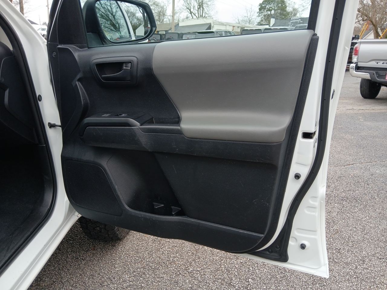 Toyota Tacoma 4WD Access Cab I4 AT (Natl) 2020