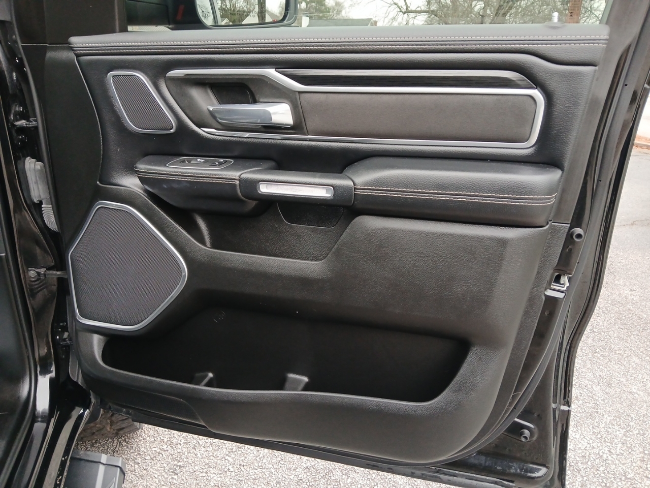 RAM 1500 Laramie Crew Cab LWB 4WD 2023