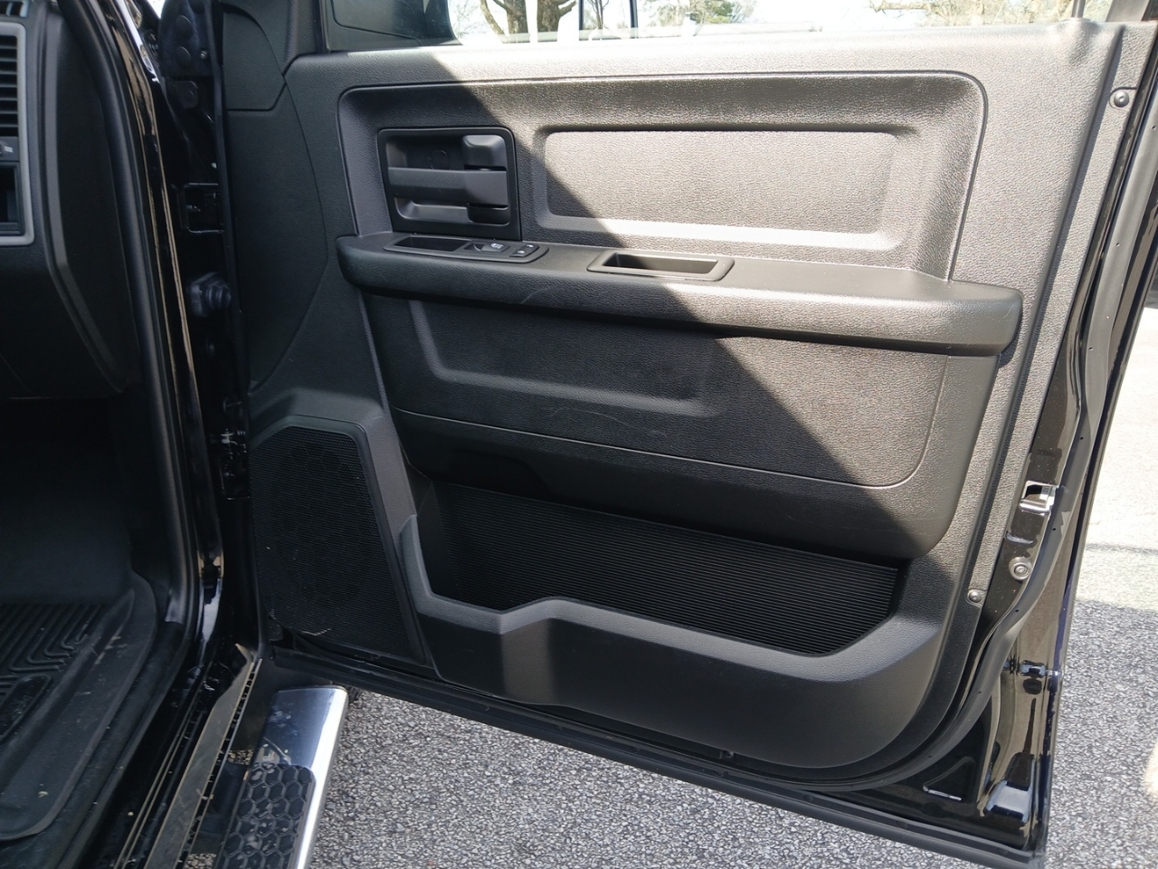 RAM 1500 Classic Tradesman Crew Cab SWB 4WD 2021