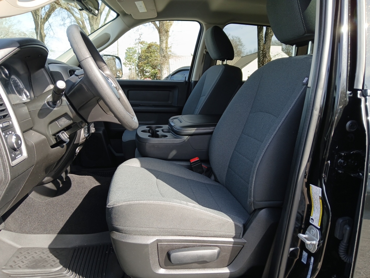 RAM 1500 Classic Tradesman Crew Cab SWB 4WD 2021