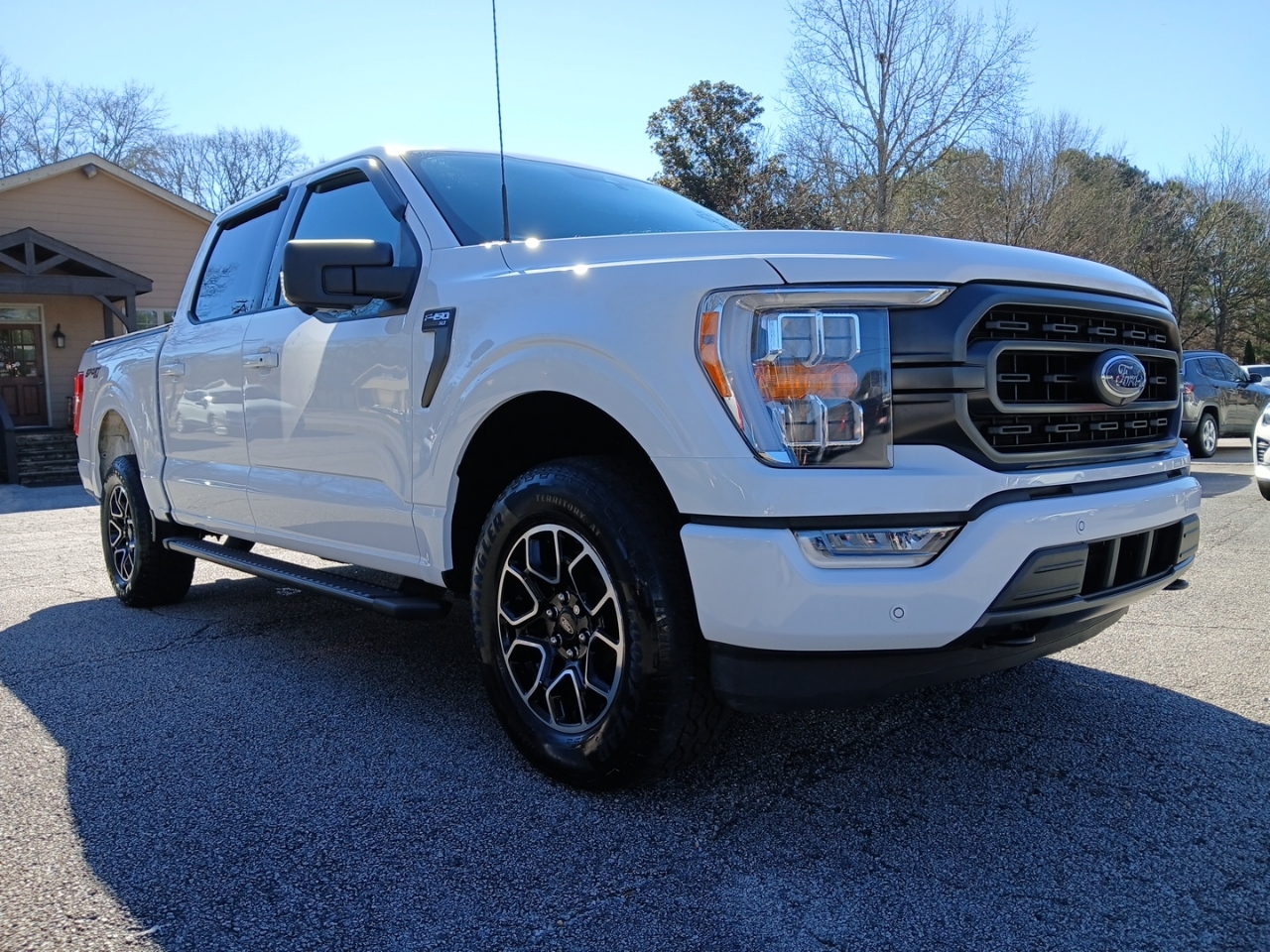 Ford F-150 4WD SuperCrew 145" XLT 2022