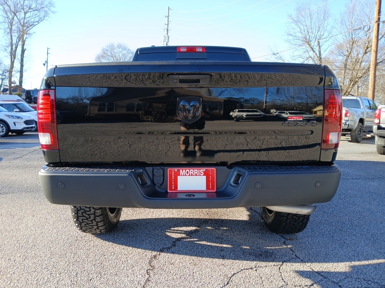 RAM 1500 4WD Quad Cab 140.5" Night 2020