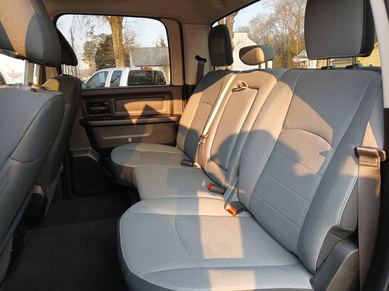 RAM 1500 Classic Tradesman Crew Cab SWB 2WD 2022