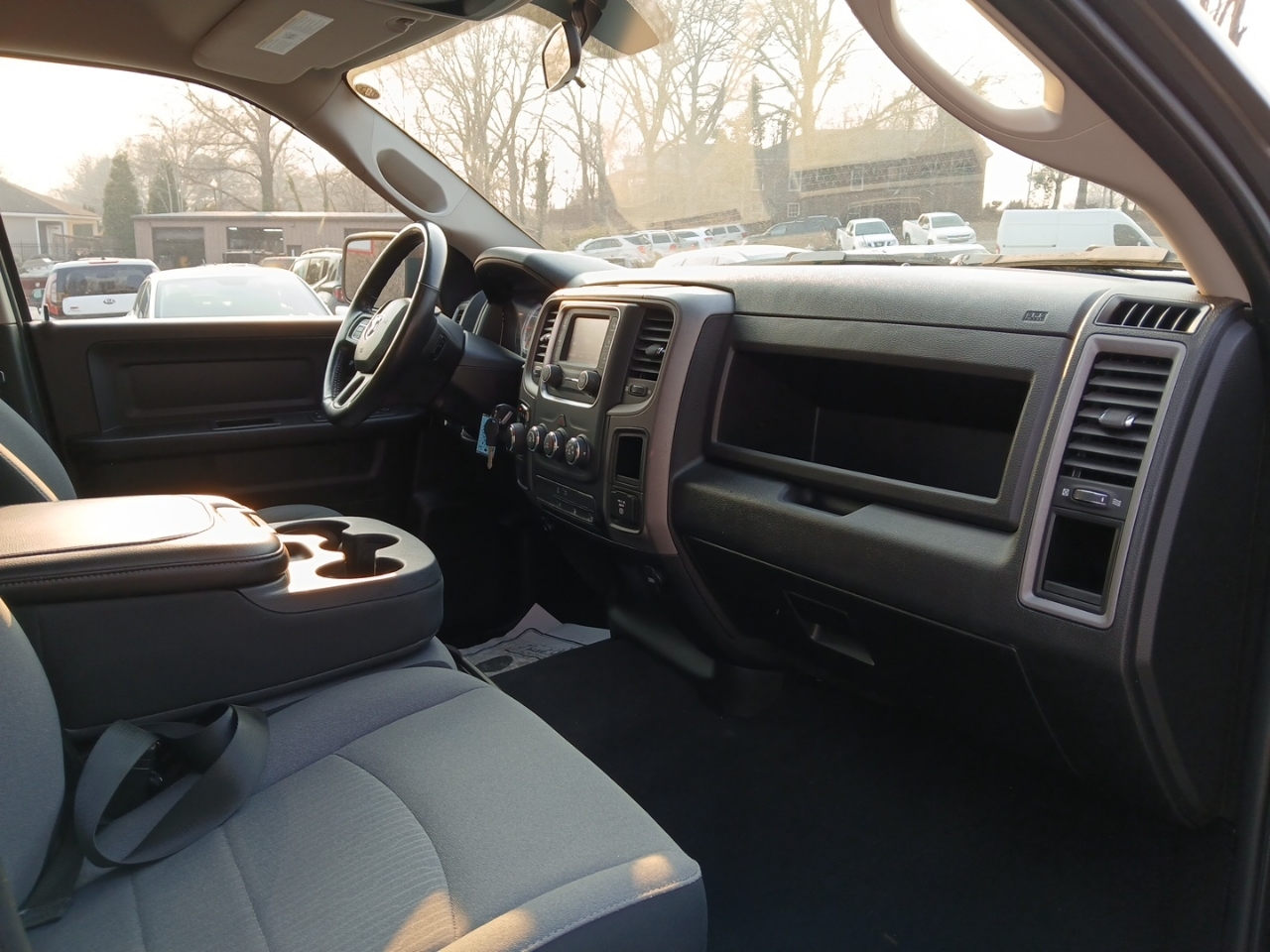 RAM 1500 Classic Tradesman Crew Cab SWB 2WD 2022