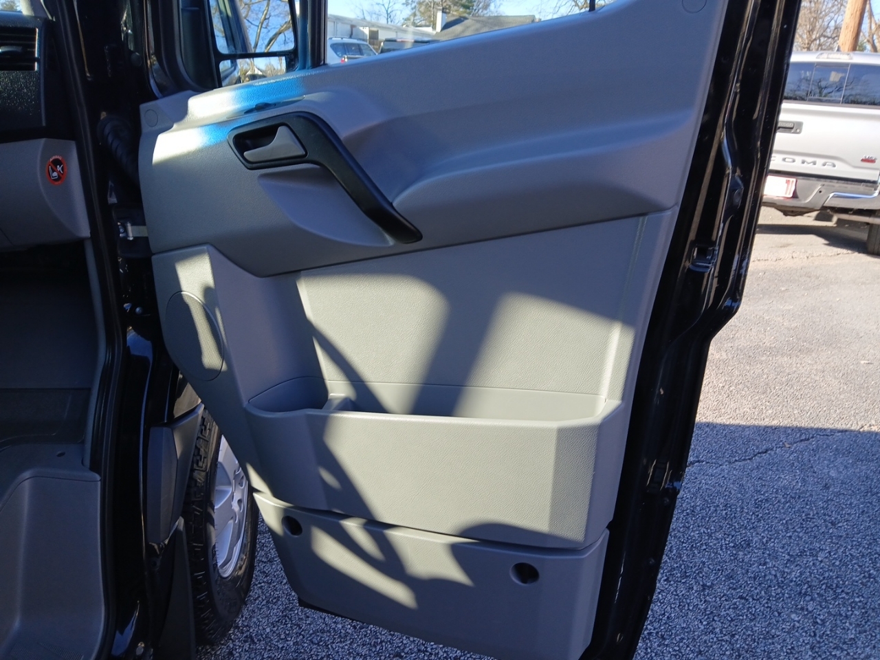 Mercedes-Benz Sprinter 2500 Passenger Van High Roof 144-in. WB 2013