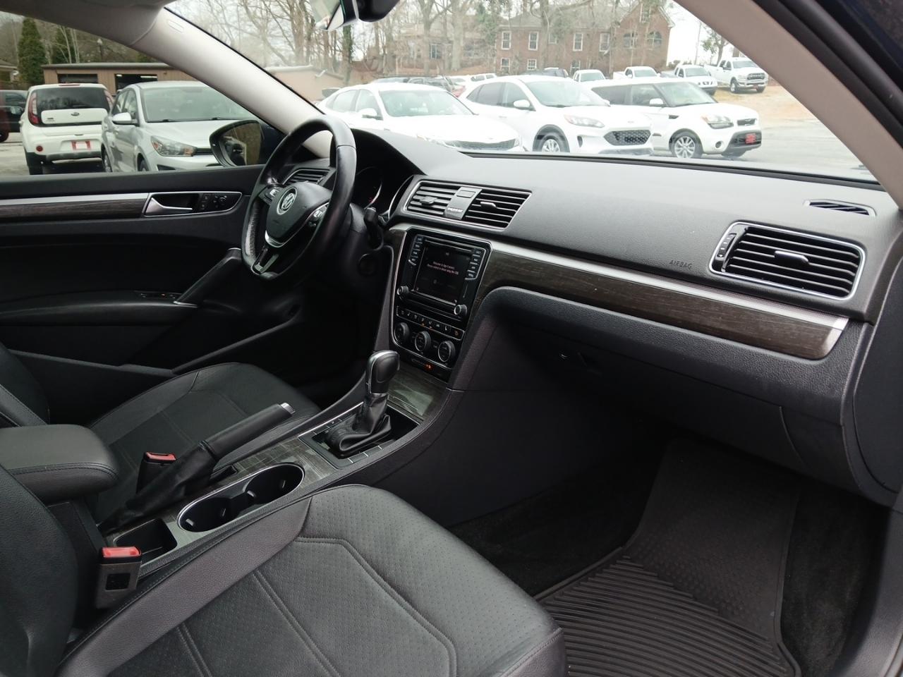 Volkswagen Passat SE 2018