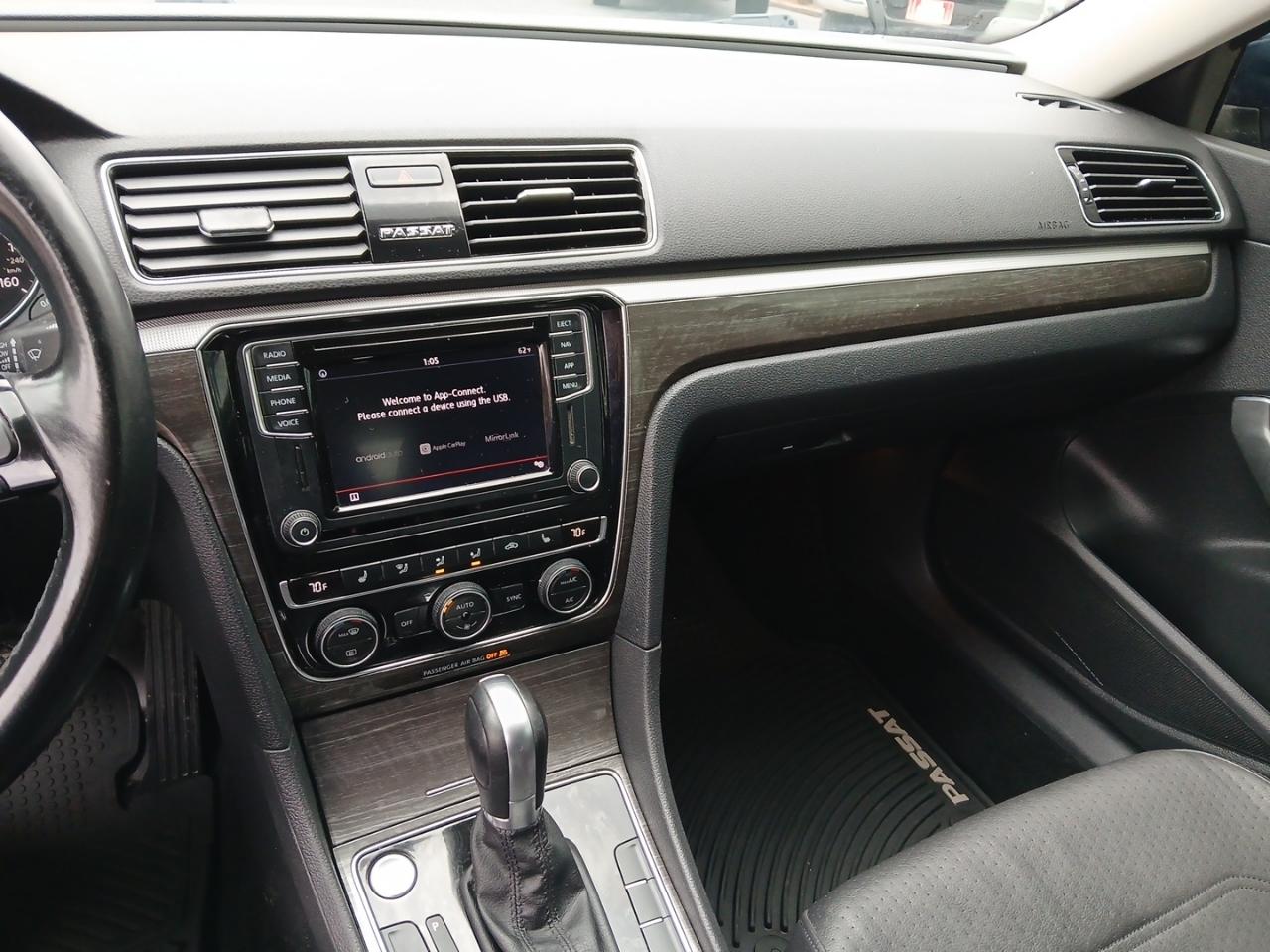 Volkswagen Passat SE 2018