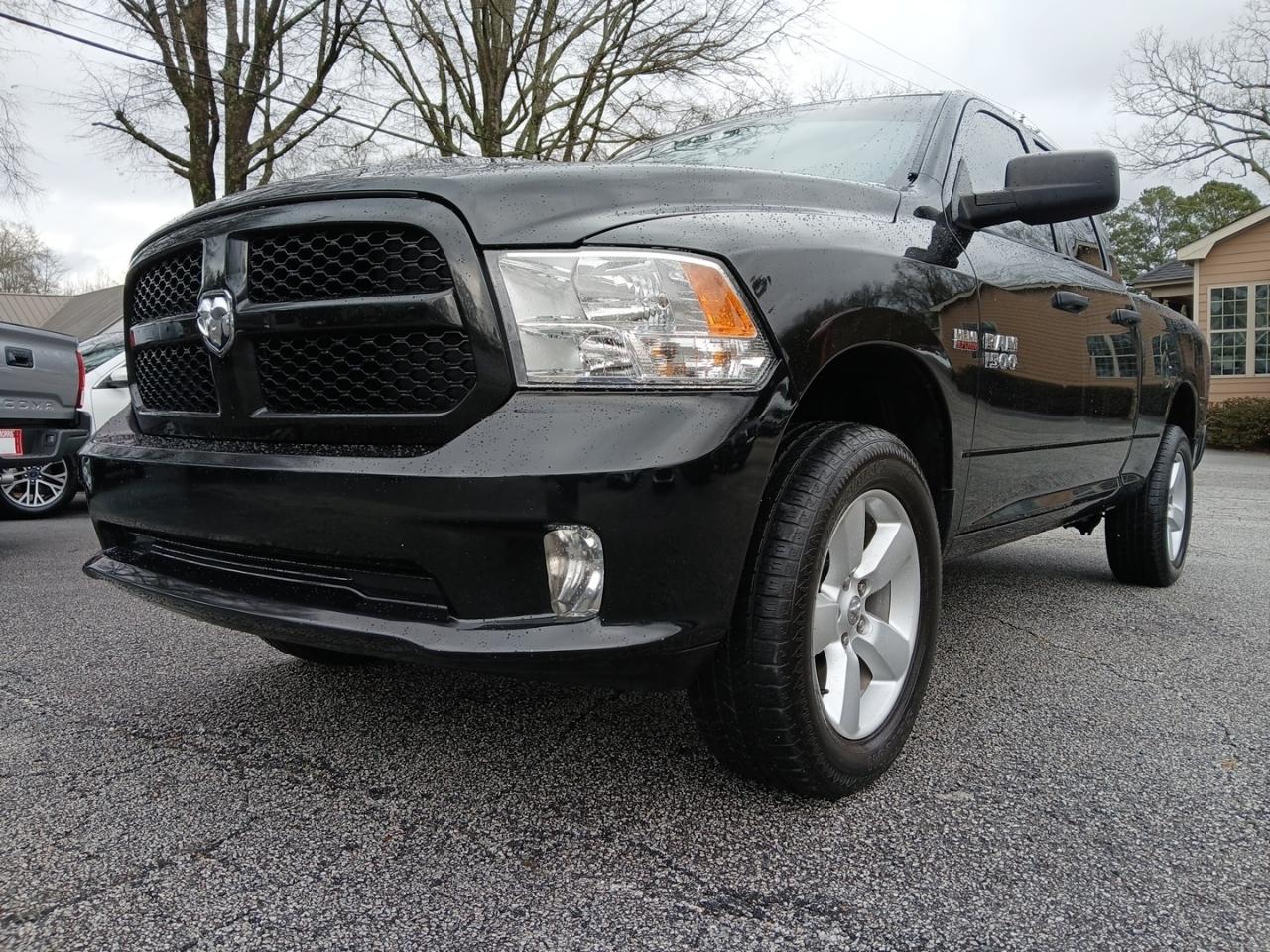 RAM 1500 2WD Quad Cab 140.5" Express 2015