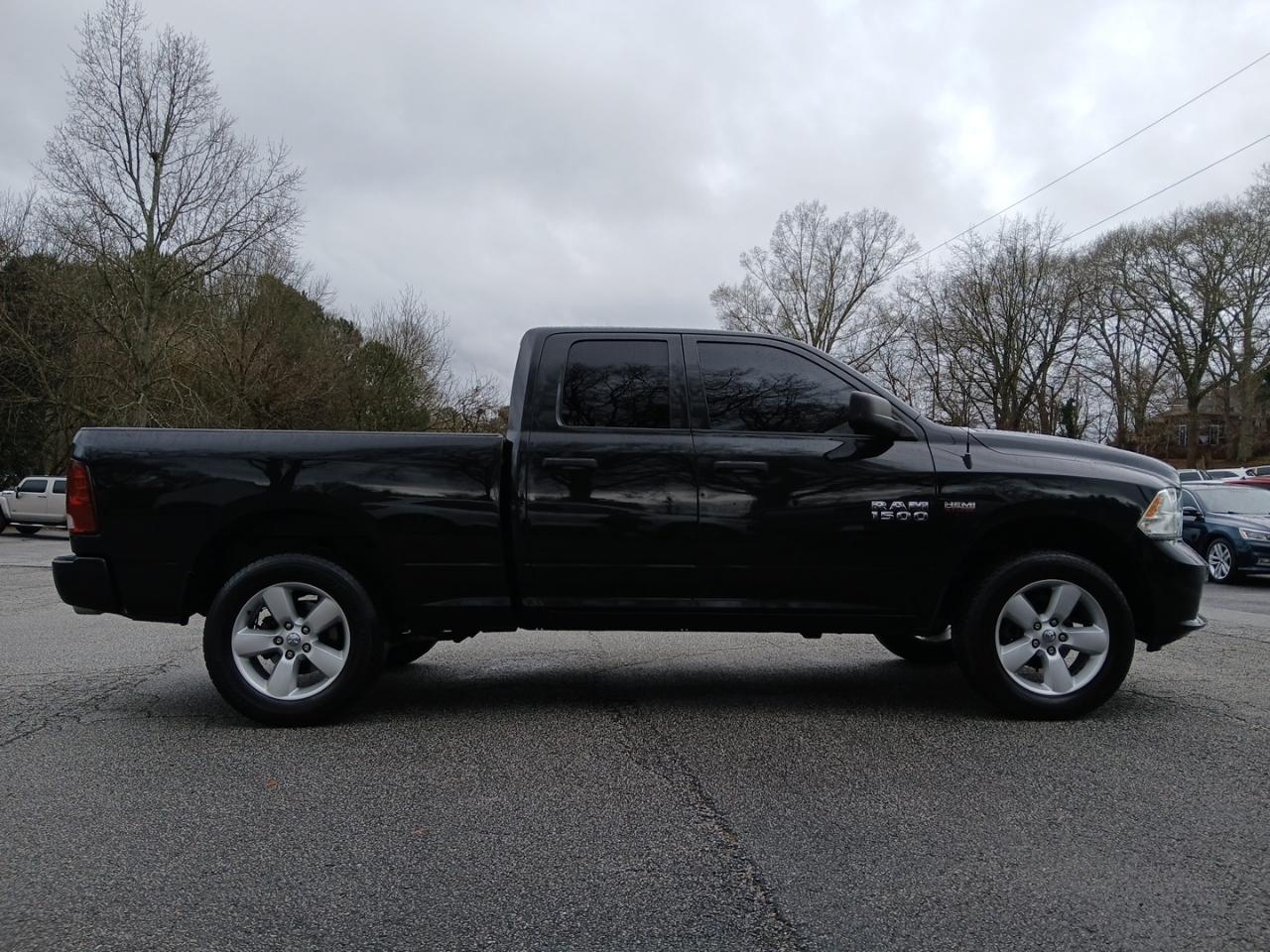 RAM 1500 2WD Quad Cab 140.5" Express 2015
