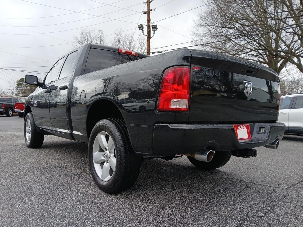 RAM 1500 2WD Quad Cab 140.5" Express 2015