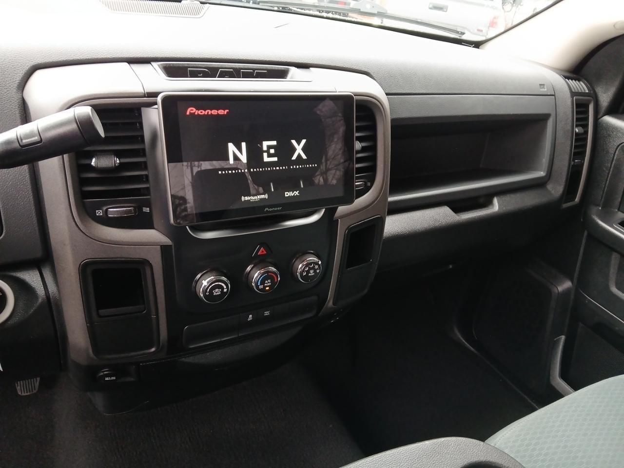 RAM 1500 2WD Quad Cab 140.5" Express 2015