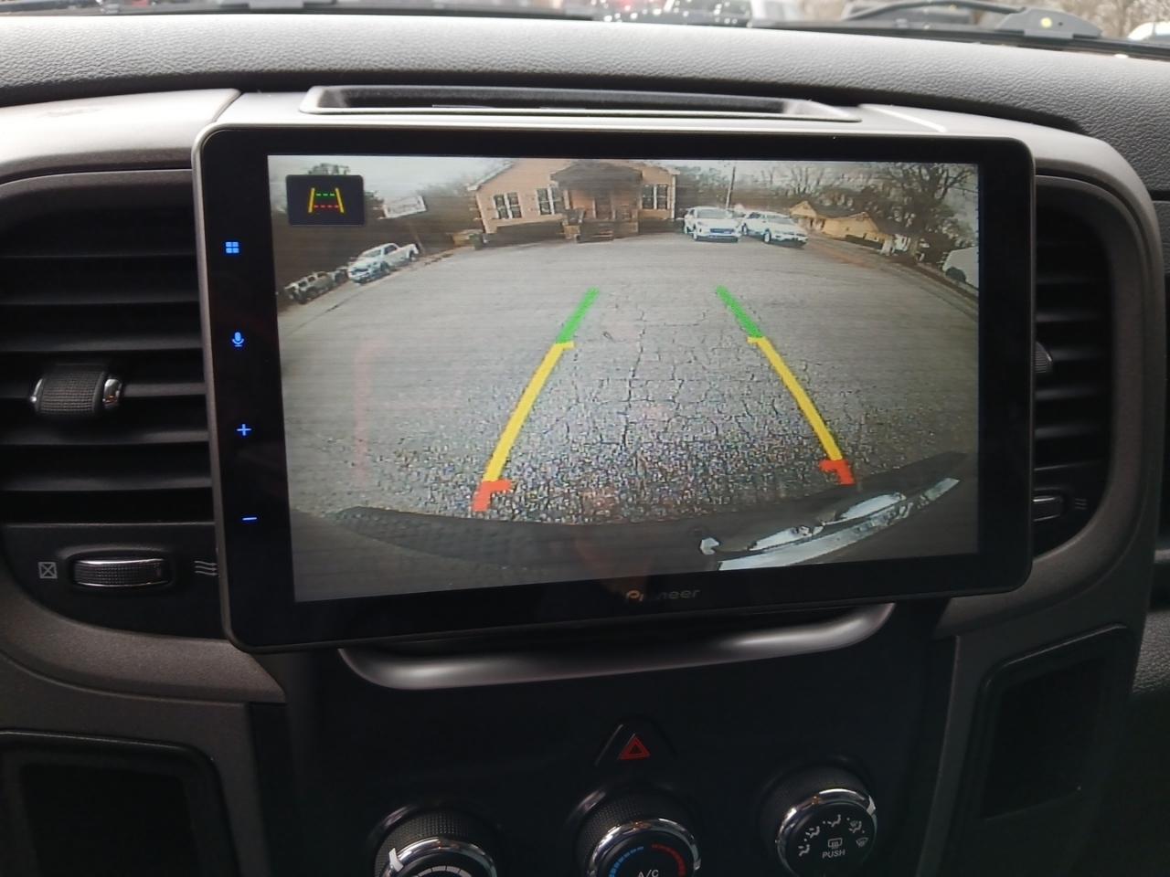 RAM 1500 2WD Quad Cab 140.5" Express 2015