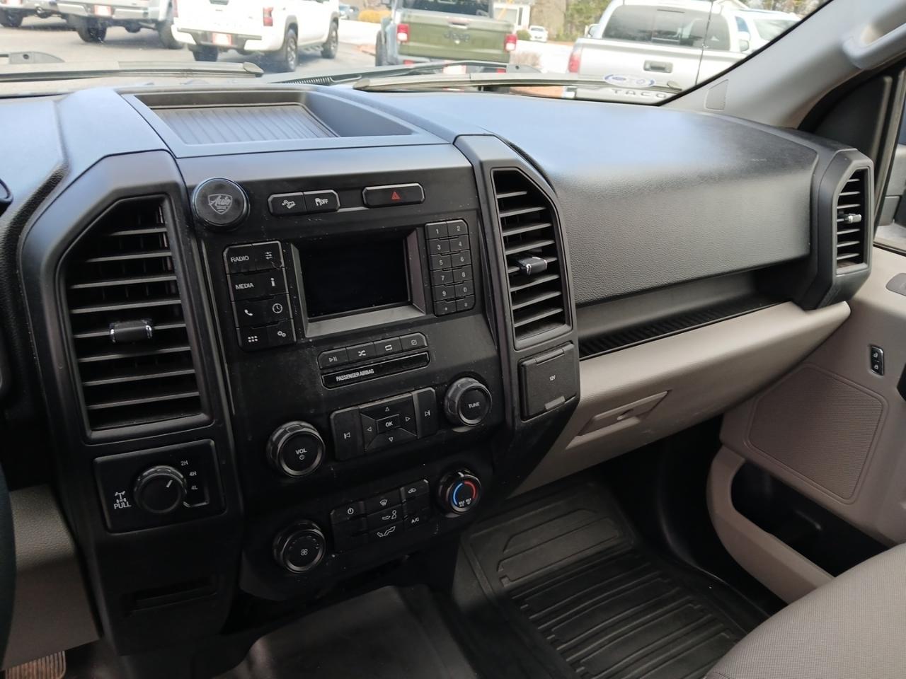 Ford F-150 4WD SuperCrew 145" XL 2020