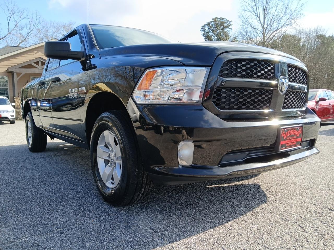 RAM 1500 4WD Quad Cab 140.5" Tradesman 2017