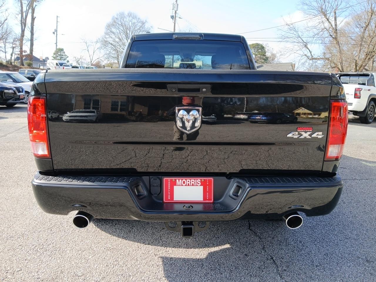 RAM 1500 4WD Quad Cab 140.5" Tradesman 2017