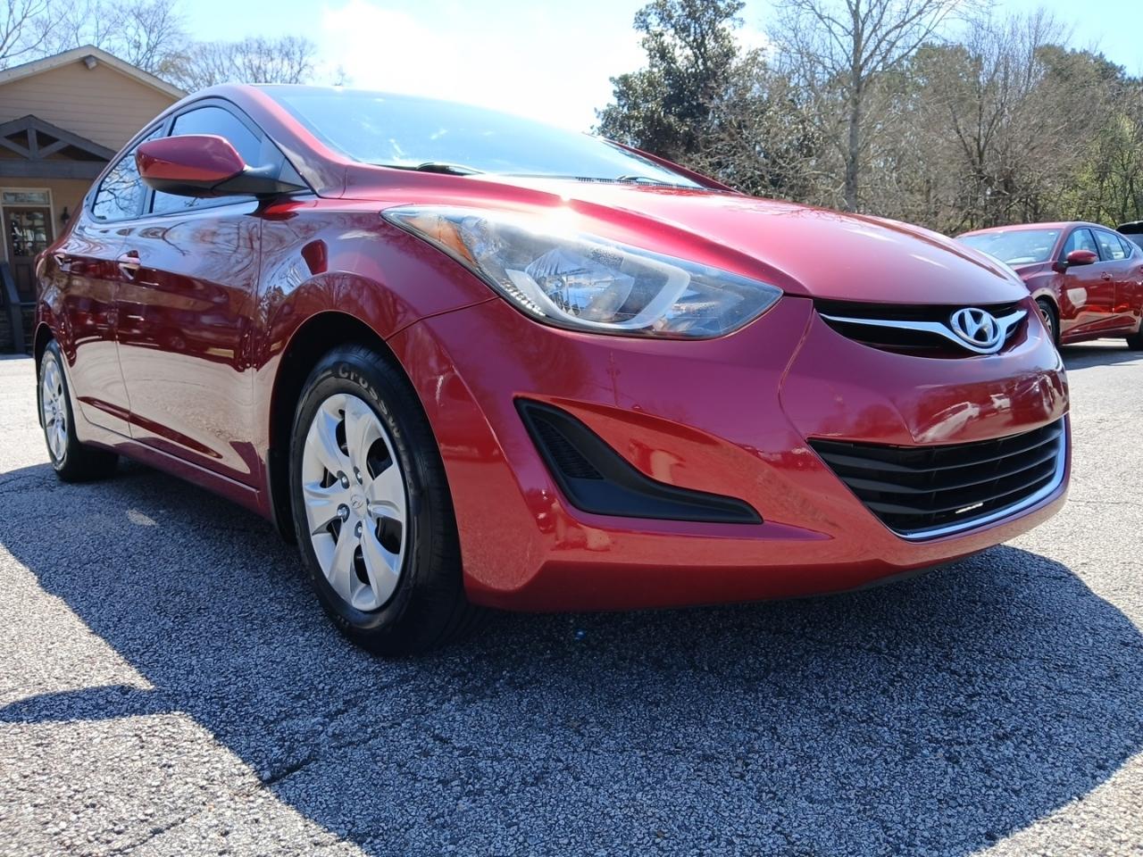 Hyundai Elantra SE 6AT 2016