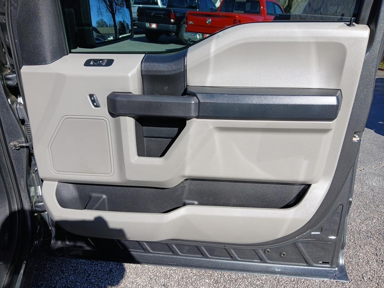 Ford F-150 STX 2WD SuperCrew 5.5' Box 2019