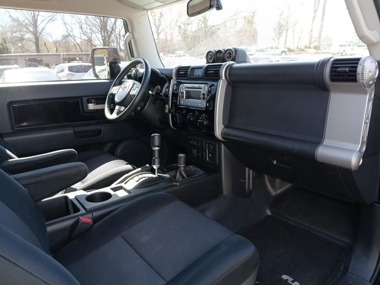 Toyota FJ Cruiser 4WD AT 2014