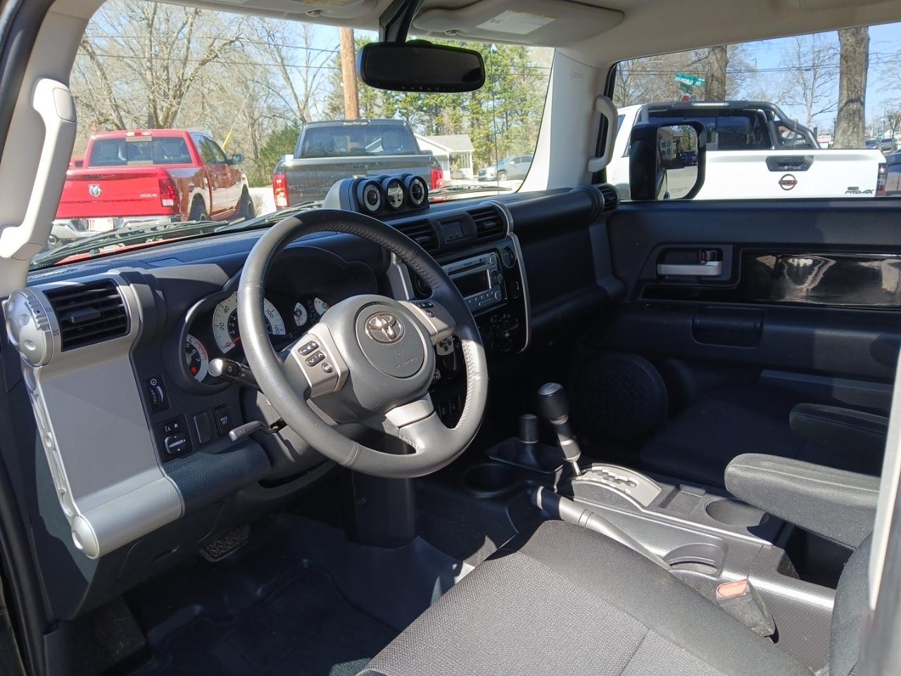 Toyota FJ Cruiser 4WD AT 2014