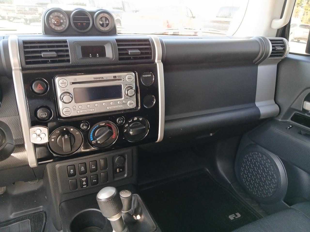 Toyota FJ Cruiser 4WD AT 2014