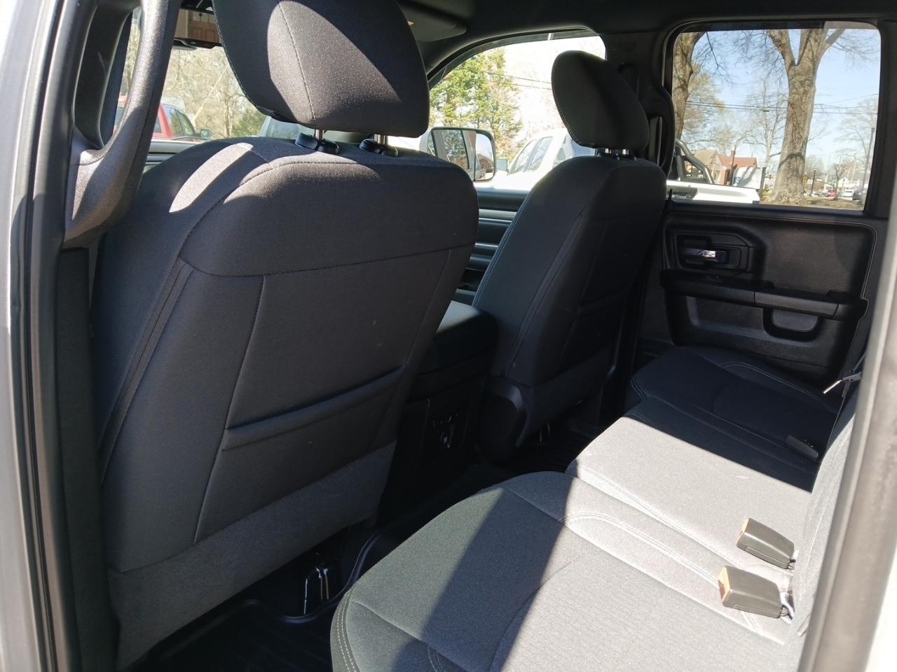 RAM 1500 Classic Warlock 4x2 Quad Cab 6'4" Box 2022