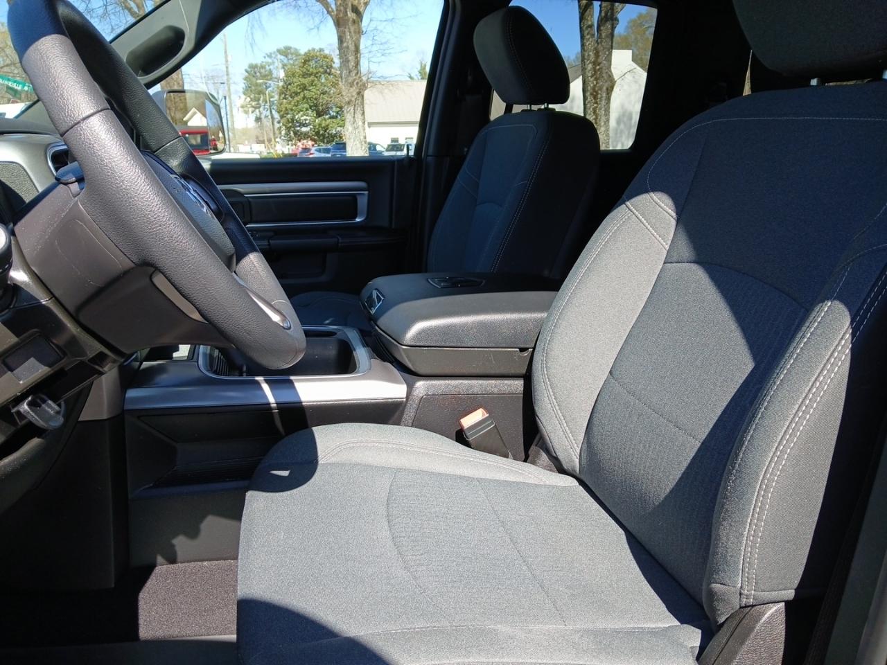 RAM 1500 Classic Warlock 4x2 Quad Cab 6'4" Box 2022