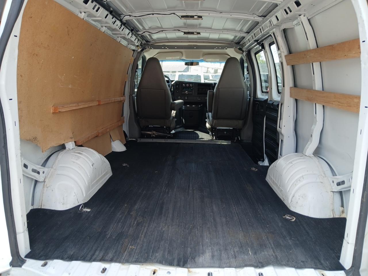 GMC Savana G2500 Cargo 2017